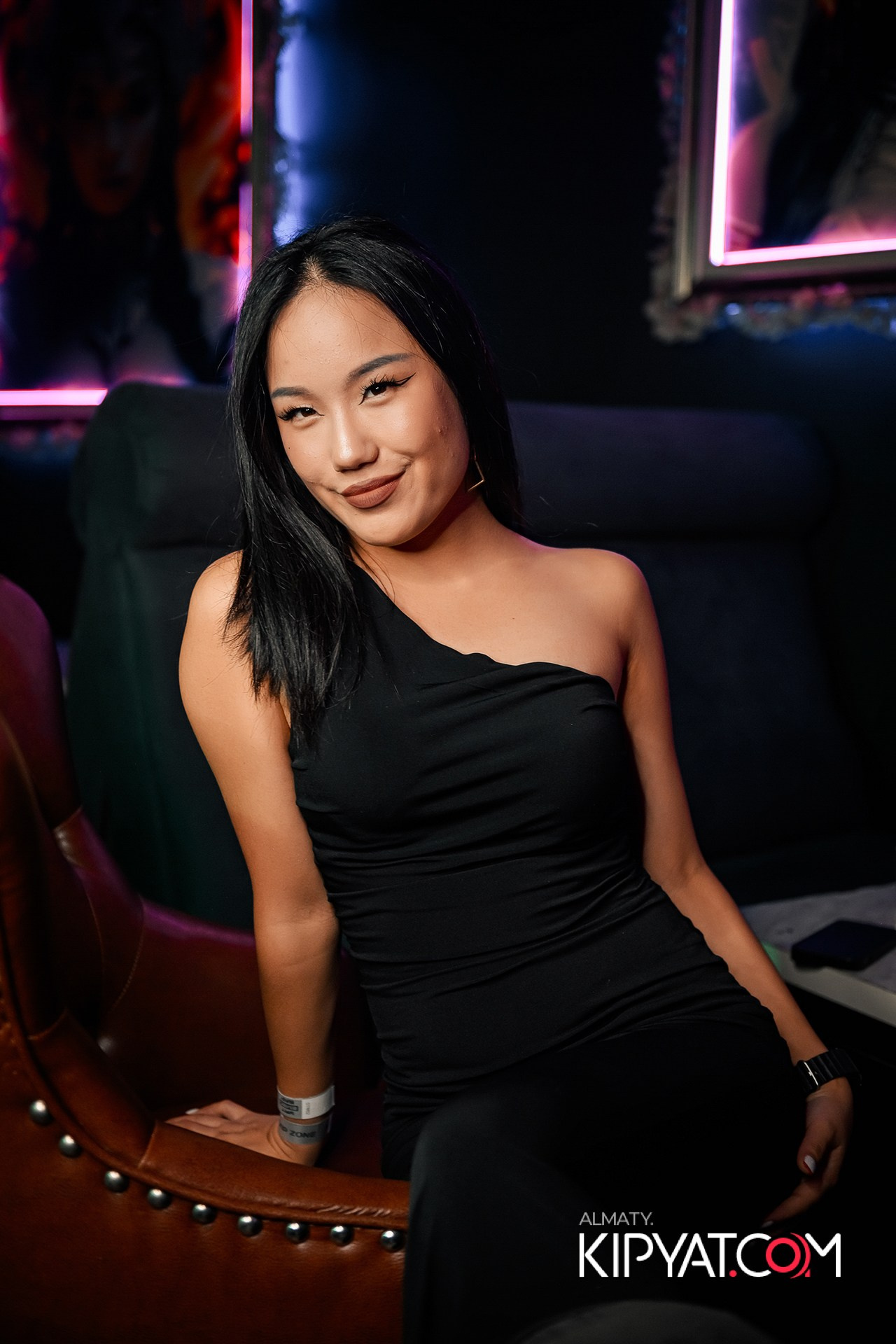 UYAT EMES BAR. КИПЯТКОМ АЛМАТЫ!