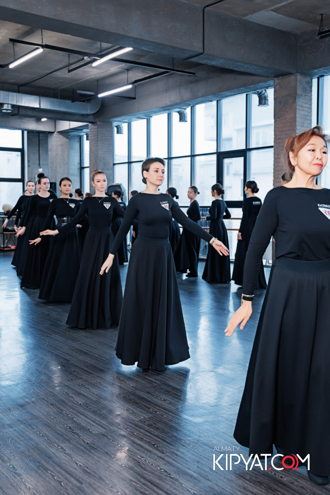 BLOCKBUSTER ТАНЦЕВАЛЬНАЯ АКАДЕМИЯ. КИПЯТКОМ АЛМАТЫ!