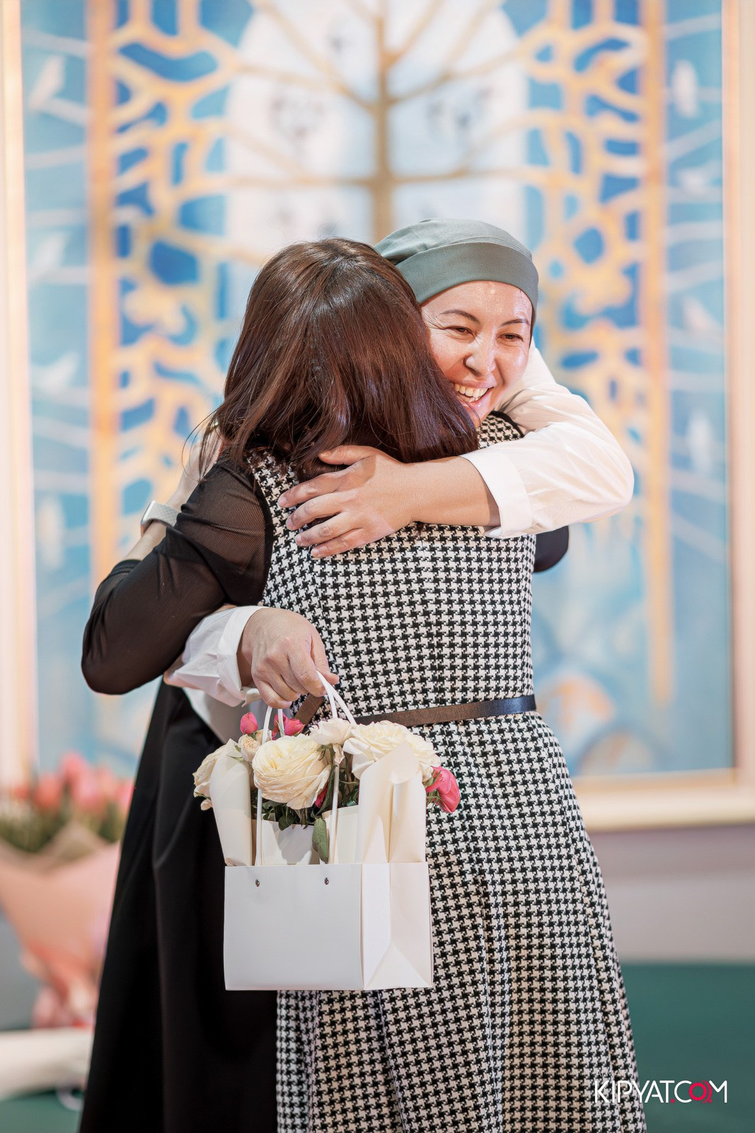 FASHION ПОКАЗ, КАЗАХСКОЙ НАЦИОНАЛЬНОЙ ОДЕЖДЫ. КИПЯТКОМ АЛМАТЫ!