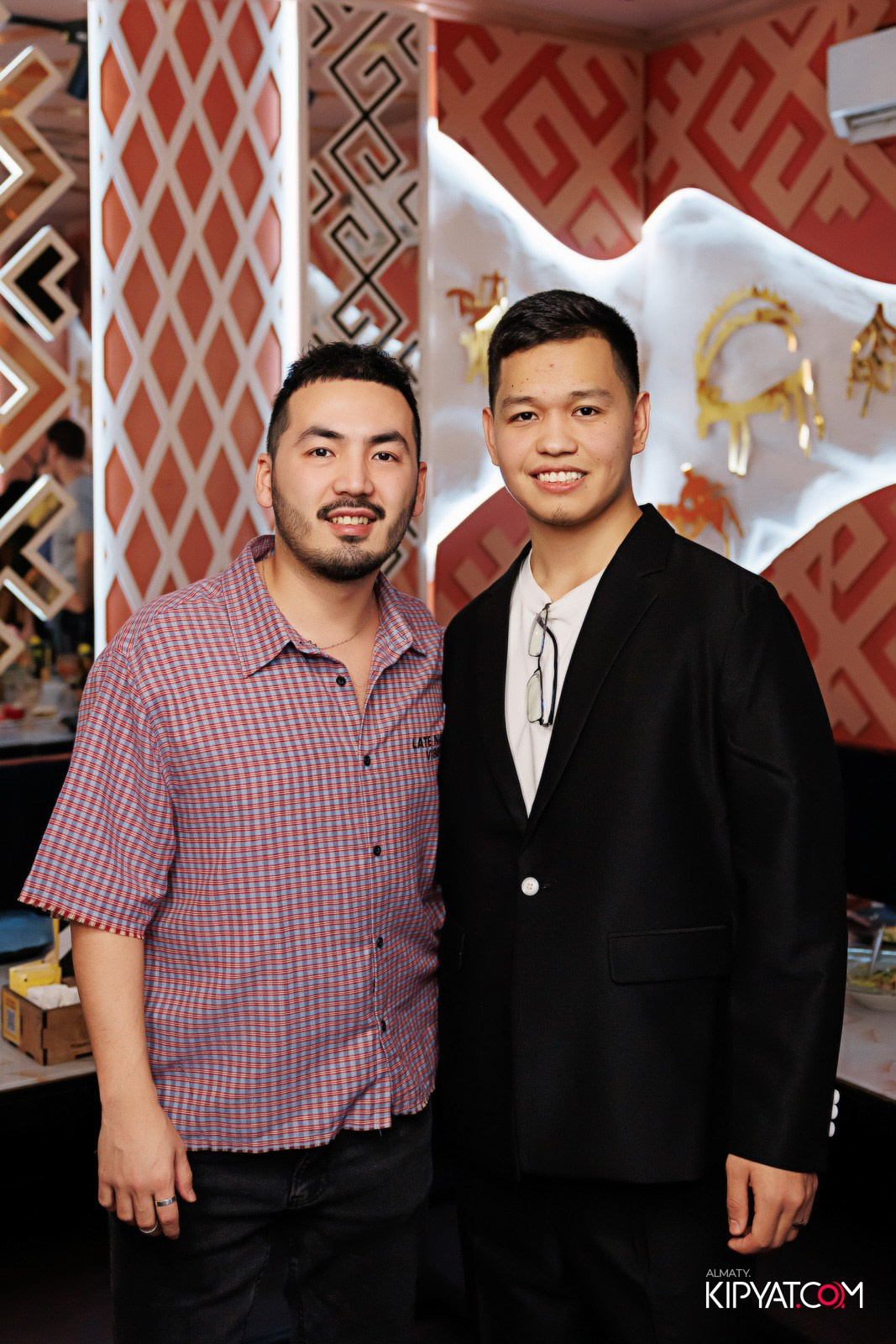 УХО И МЕДВЕДЬ НА ГАГАРИНА. КИПЯТКОМ АЛМАТЫ!