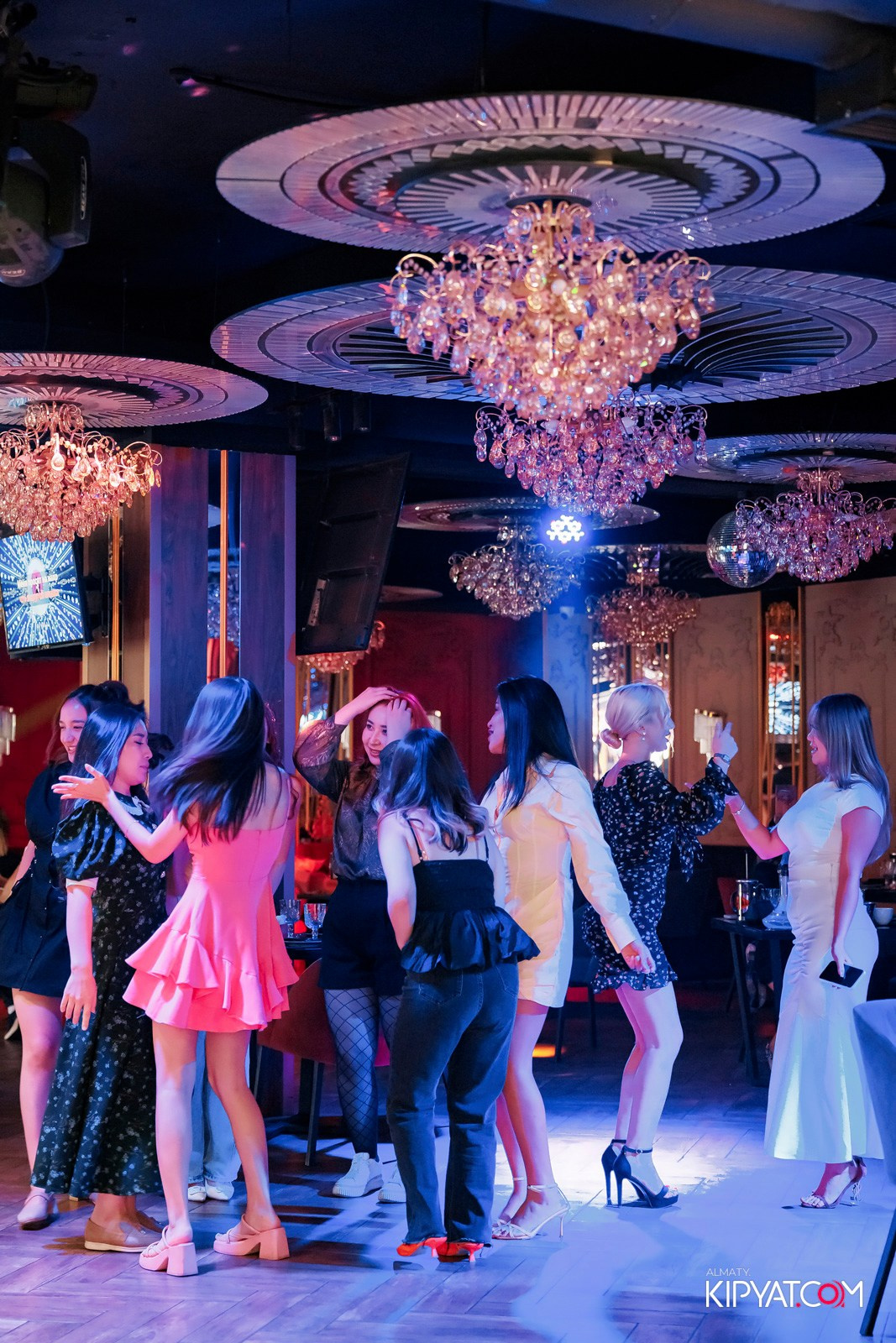 ЗАЯ, НА БИС. КИПЯТКОМ АЛМАТЫ!