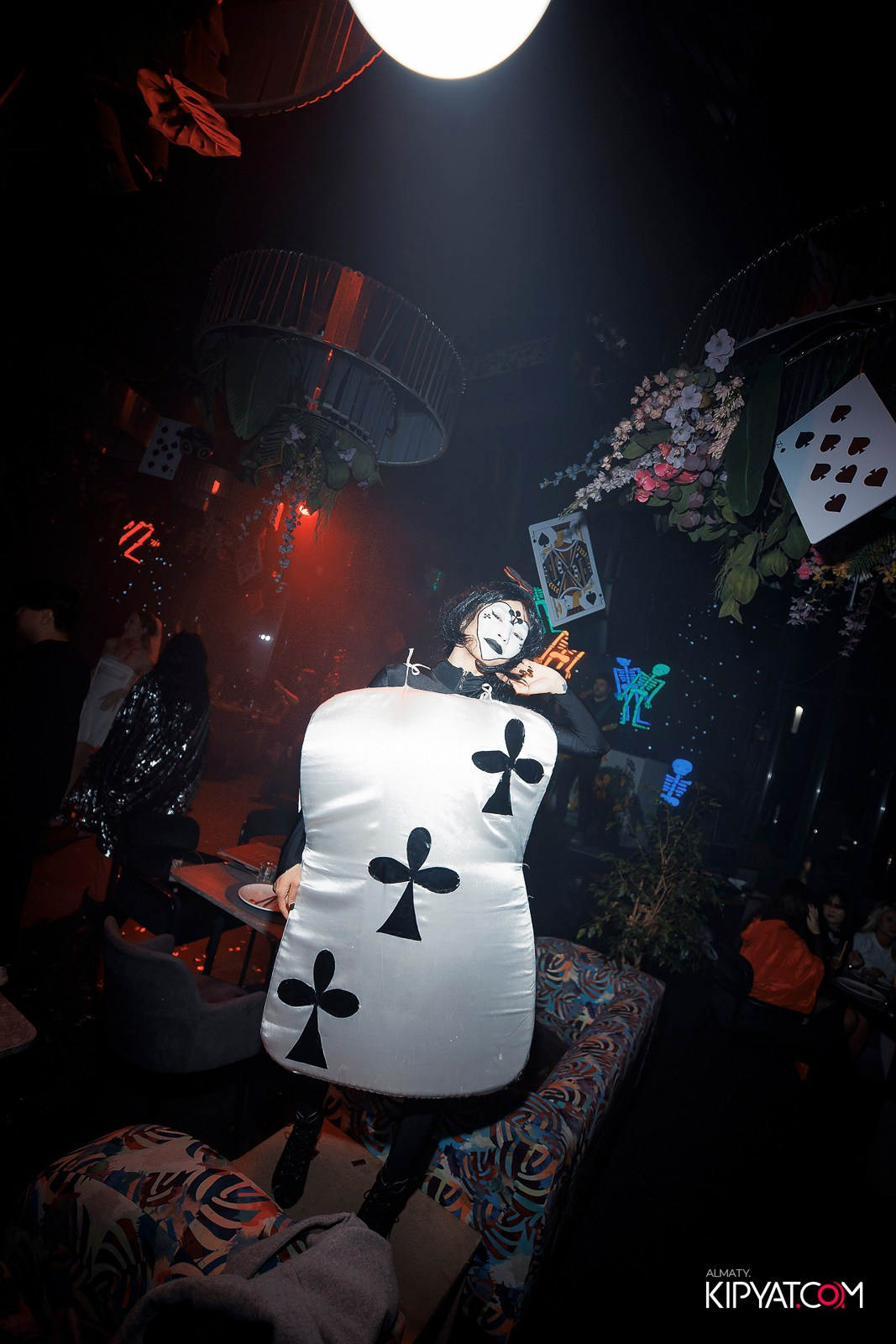 FRIENDS BSR & TERRACE. КИПЯТКОМ АЛМАТЫ!