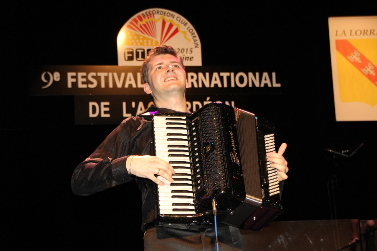 Аккордеонист Мирослав Лелюх