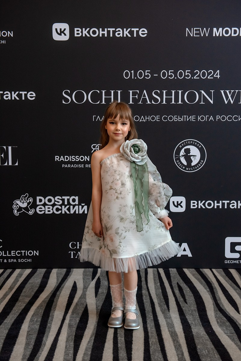 SochiFashionWeek2024 дизайнер Анохина. Семейный и коммерческий фотограф в Сочи Александр Бодунов