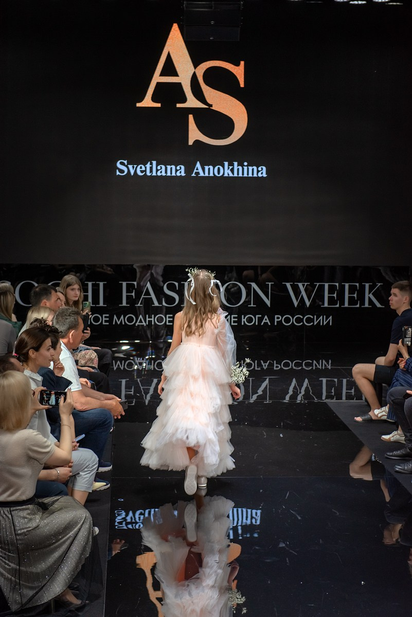 SochiFashionWeek2024 дизайнер Анохина. Семейный и коммерческий фотограф в Сочи Александр Бодунов