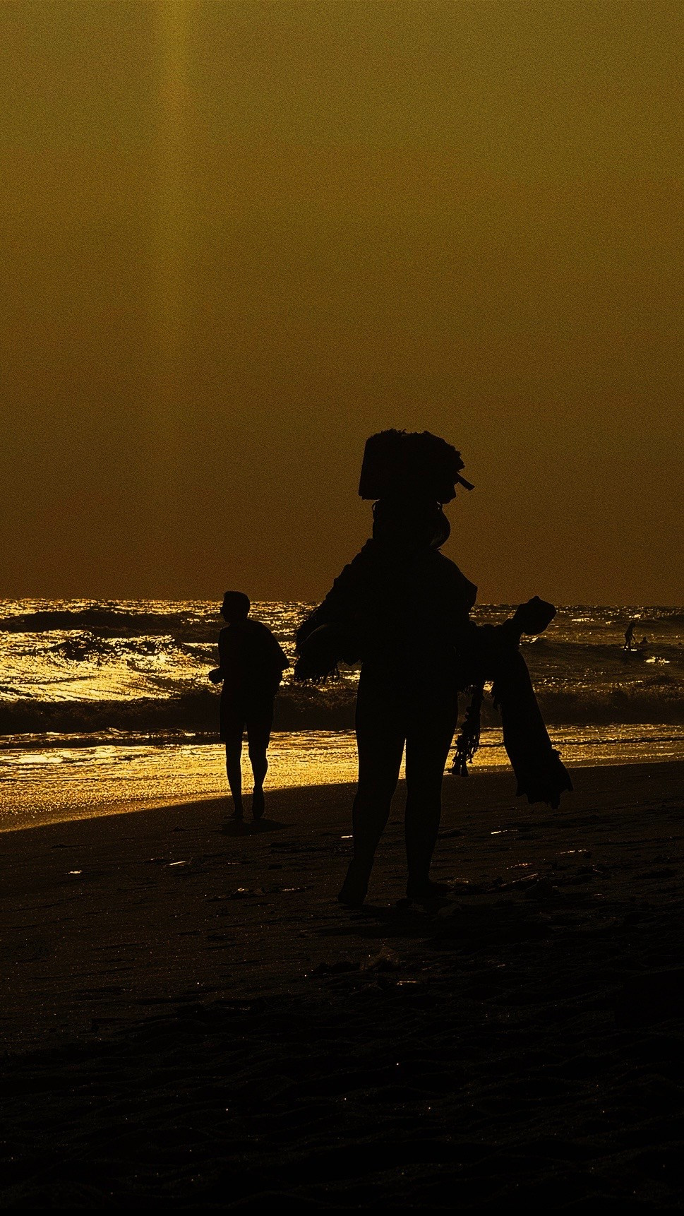 Who u are?. Carolinetru