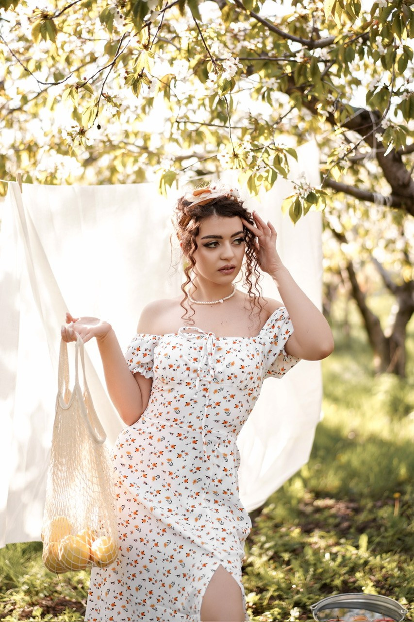 Девушка с лимонами. Свадебный фотограф в Ростове-на-Дону. Таинство Крещения и Венчания, семейные фотосессии. Алёна Чёботова