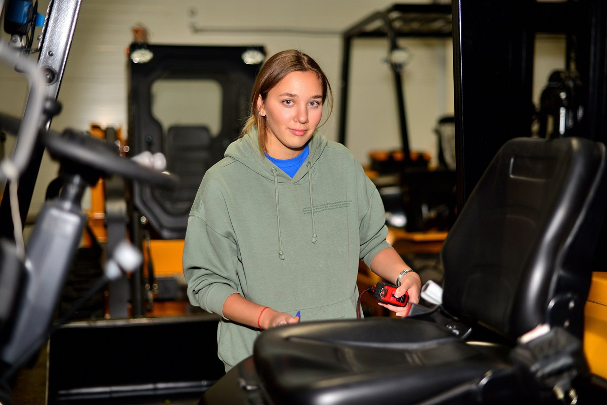 Центр технического обслуживания. Фотограф Сергей Сергеев