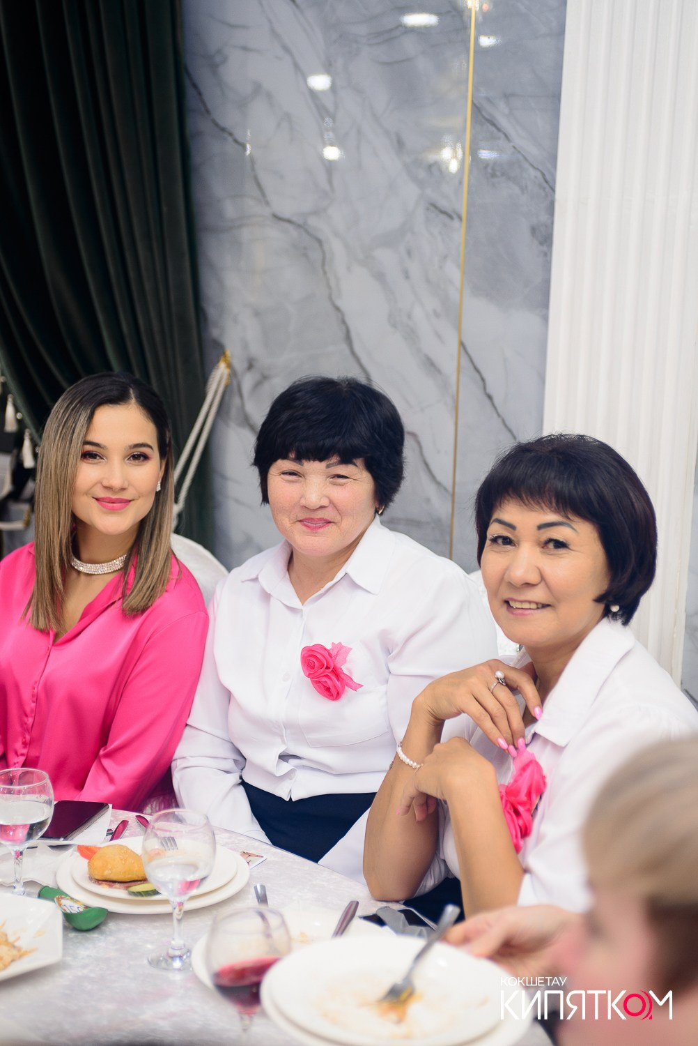 БОЛЬШОЙ ДЕВИЧНИК 5. КИПЯТКОМ КОКШЕТАУ