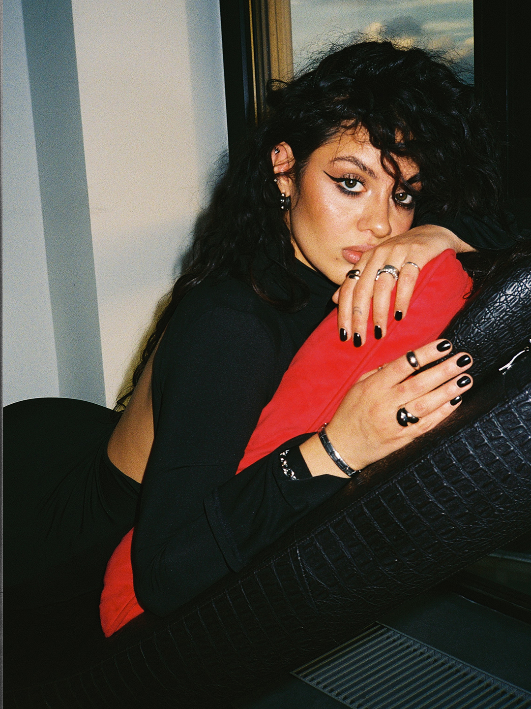 <A>. Плёночный фотограф Москва, Саша Звук