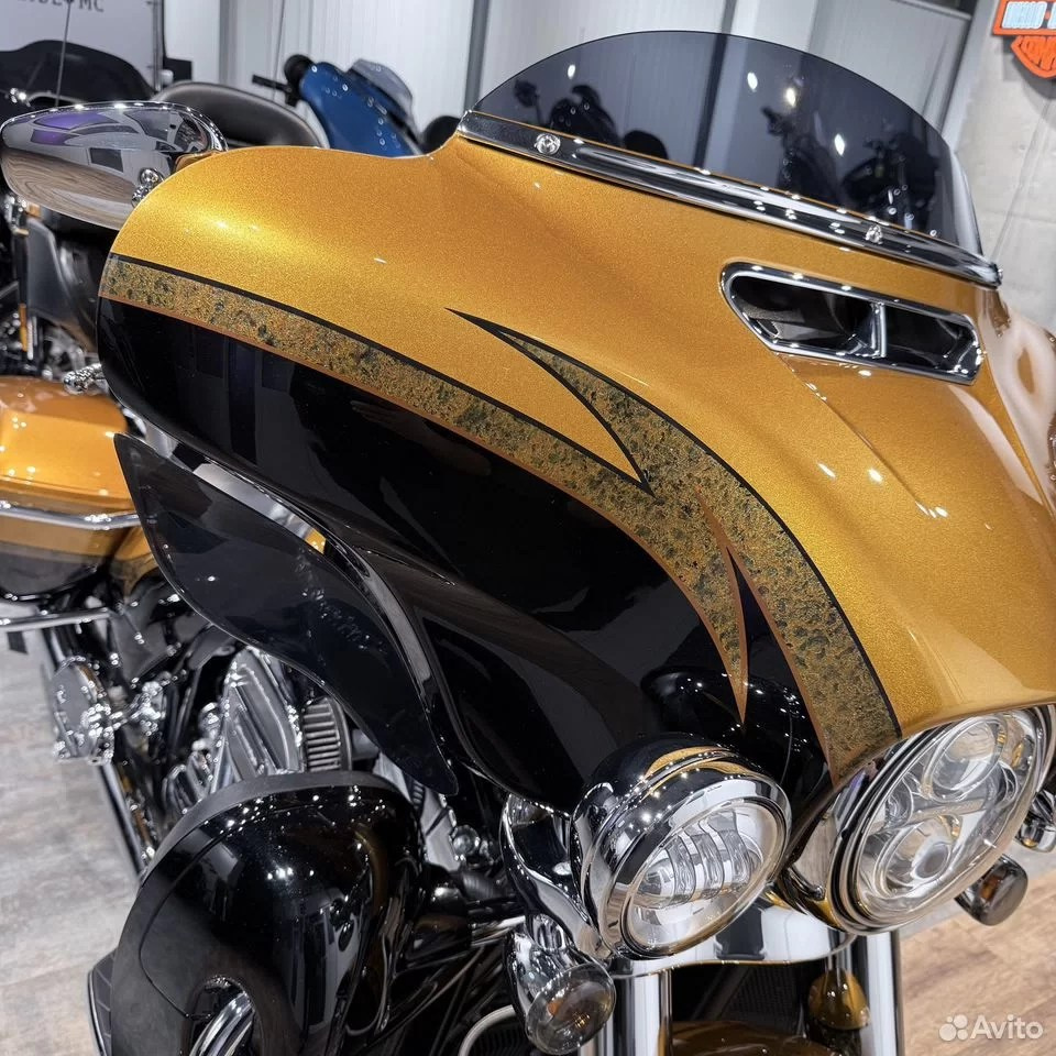 Купить Harley-Davidson CVO Limited Electra Glide 110 (Gold Rush) (Touring) — подробнее на сайте. Hello Davidson, Москва. Только хорошие мотоциклы…