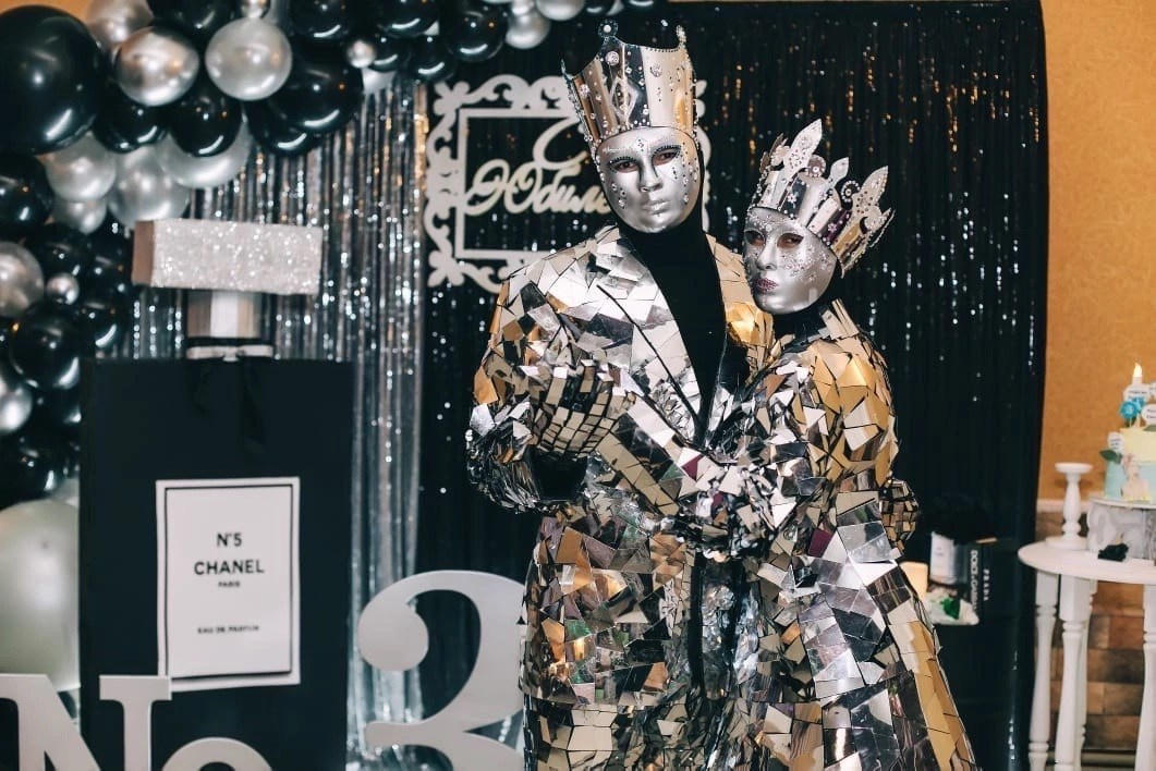 Зеркало шоу дум. Подрядчики и друзья сети свадебных площадок House for wedding