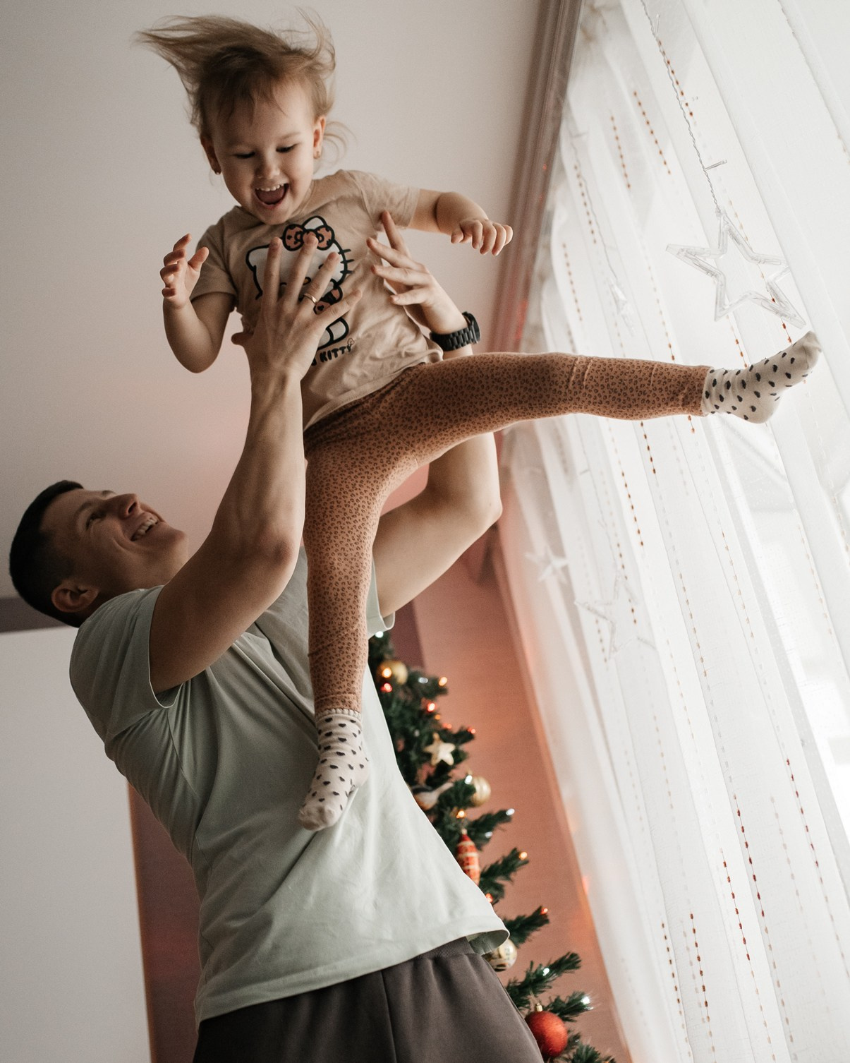 Новогоднее: Вика, Юрий, Оля и Уля. Фотограф г. Хабаровск