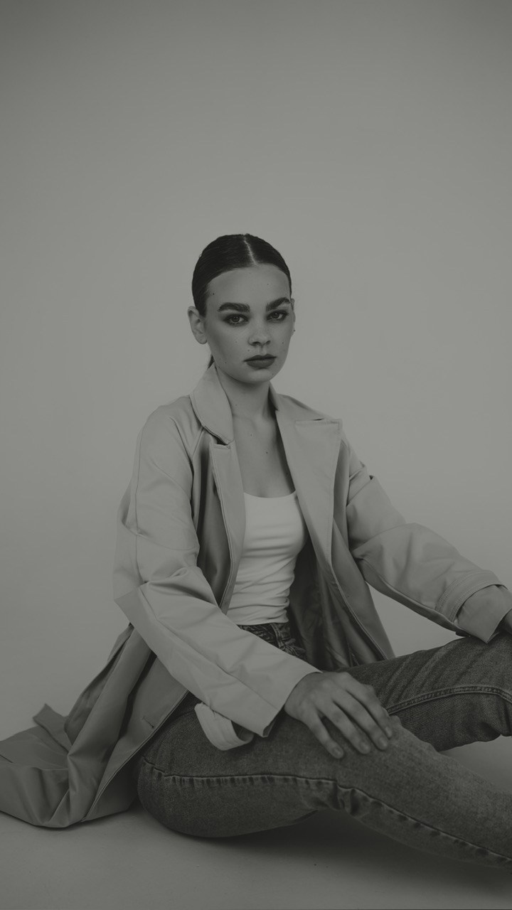 Черно-белая фотосессия на циклораме в фотостудии Новочеркасска «Рафинад». Свадебный фотограф в Ростове-на-Дону. Таинство Крещения и Венчания, семейные фотосессии. Алёна Чёботова