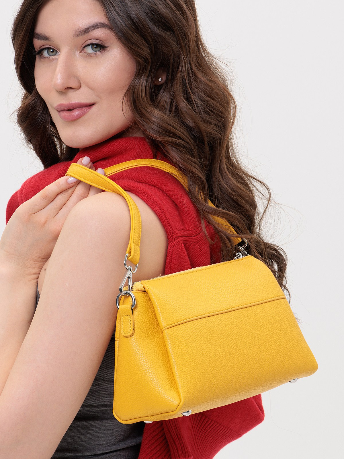 съемка сумок на модели