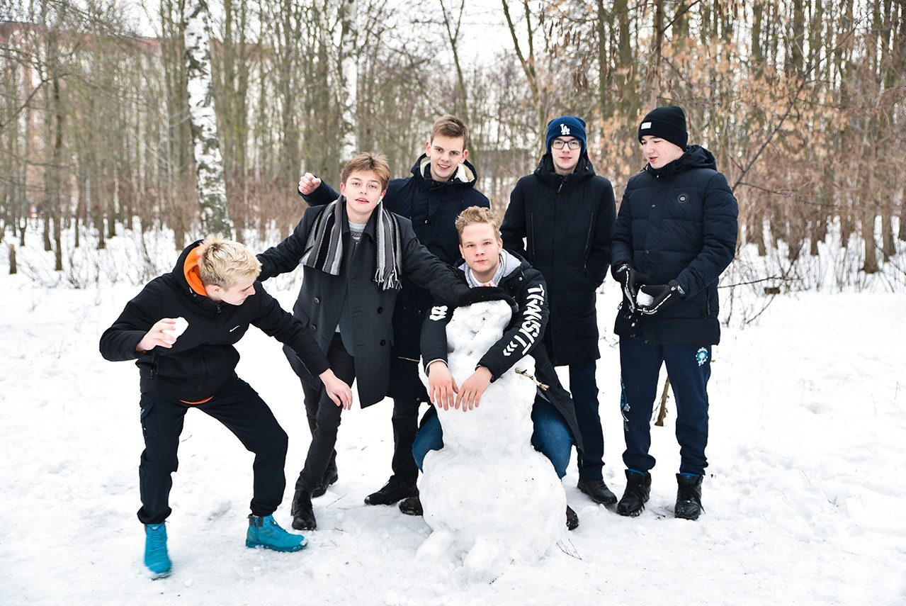 Альбомы для 9 и 11 класса. Создание стильных выпускных альбомов