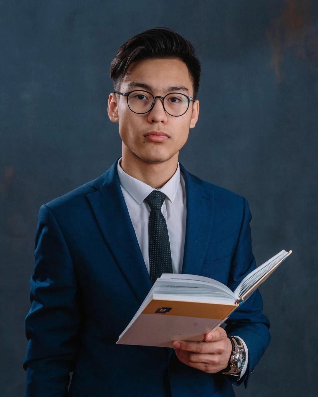 Альбомы для 9 и 11 класса. Создание стильных выпускных альбомов