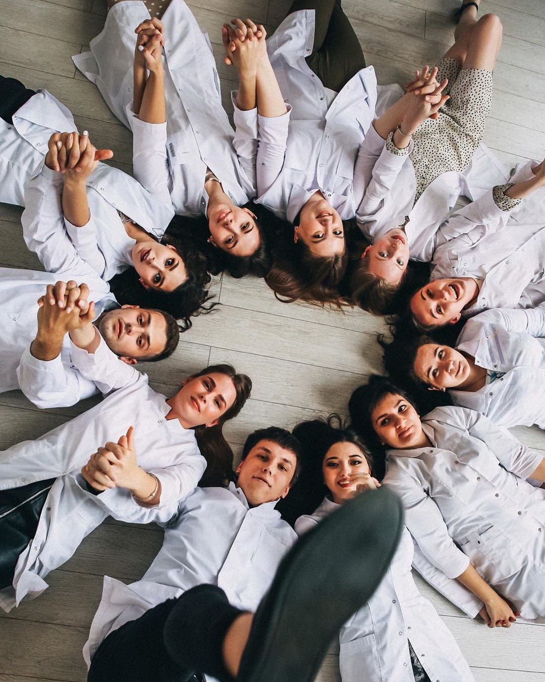 Альбомы для 9 и 11 класса. Создание стильных выпускных альбомов