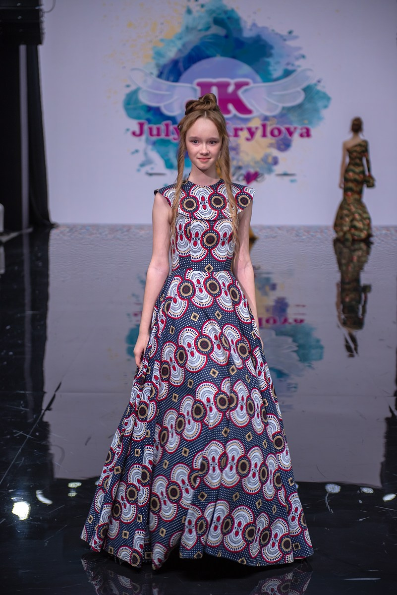 SochiFashionWeek2024 дизайнер Юлия Крылова. Семейный и коммерческий фотограф в Сочи Александр Бодунов
