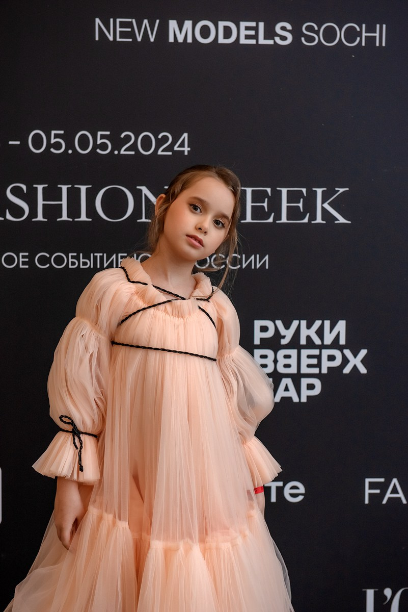 SochiFashionWeek2024 дизайнер Анохина. Семейный и коммерческий фотограф в Сочи Александр Бодунов
