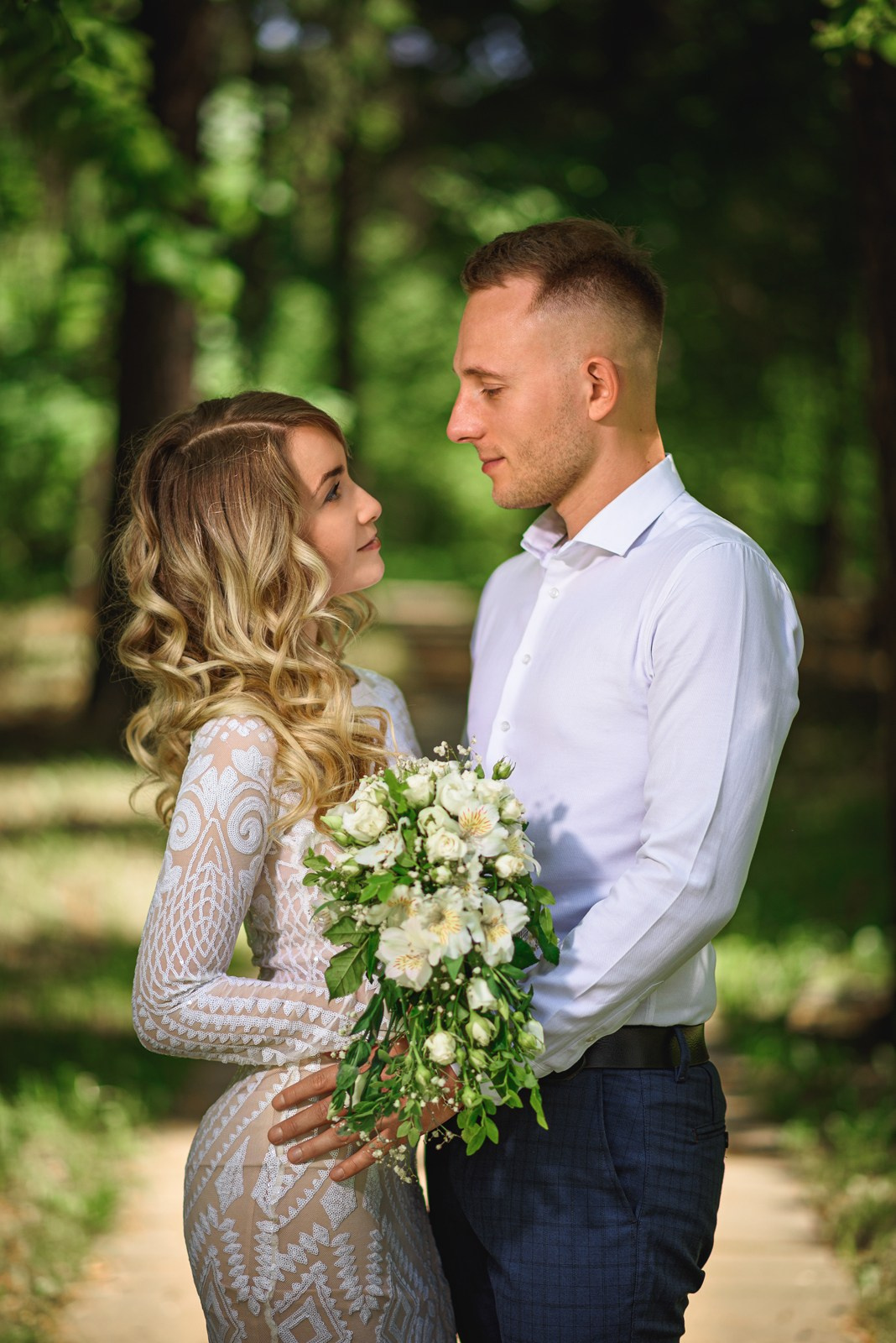 Свадебная фотосессия. Компания и фотошкола по созданию контента в Москве