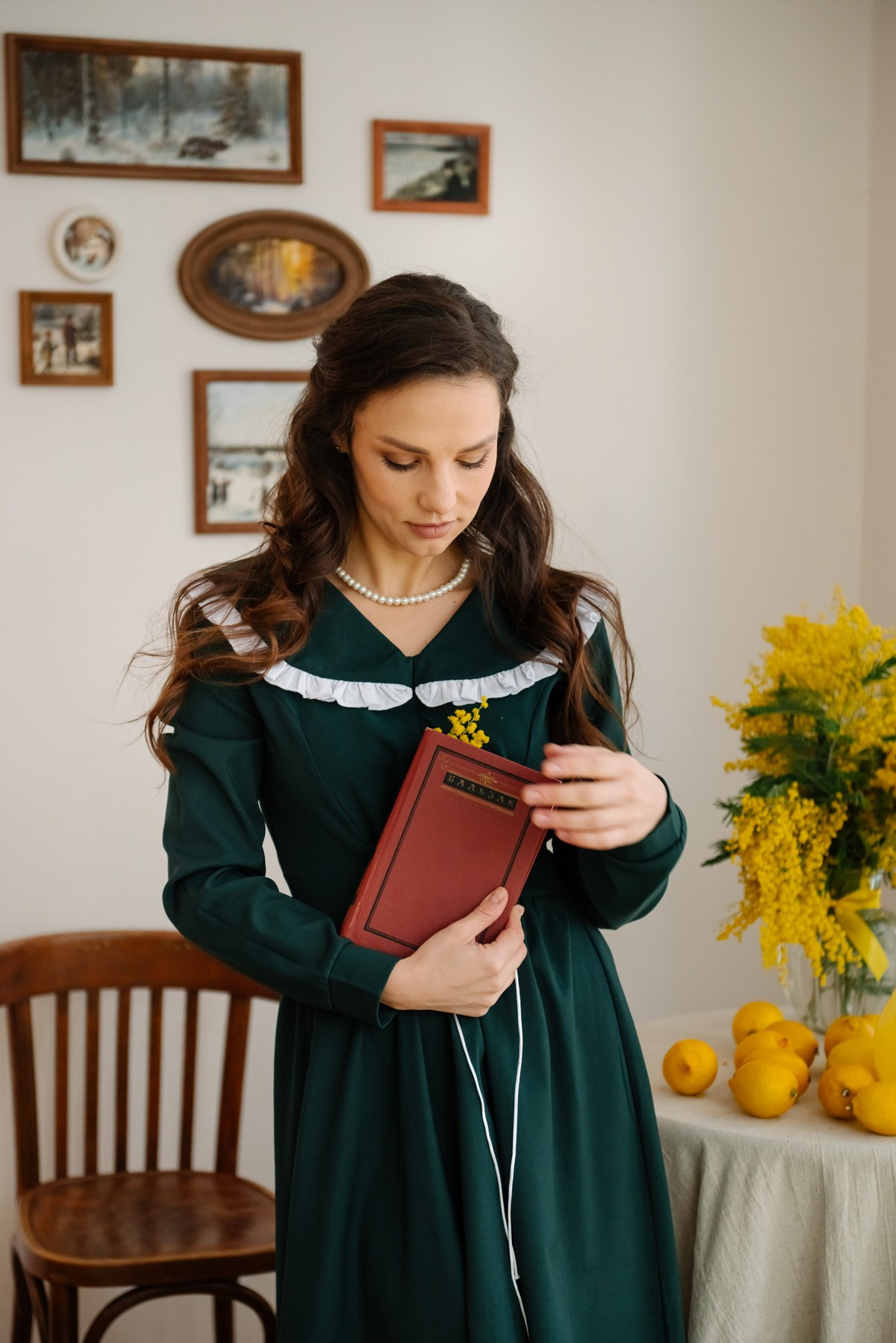 Анастасия с мимозой. Свадебный и сеейный фотограф в Санкт-Петербурге Елена Худякова