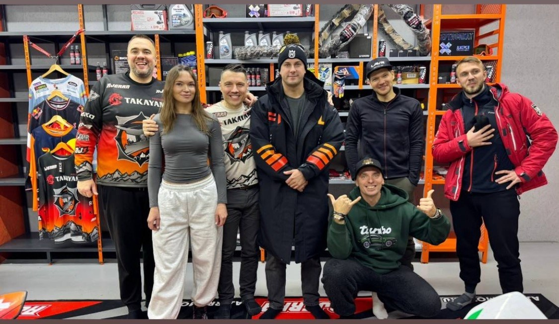 Наш инструктор на прохватах с Романом Курбатовым. Профессиональный прокат эндуро мотоциклов и квадроциклов в г. Белгород