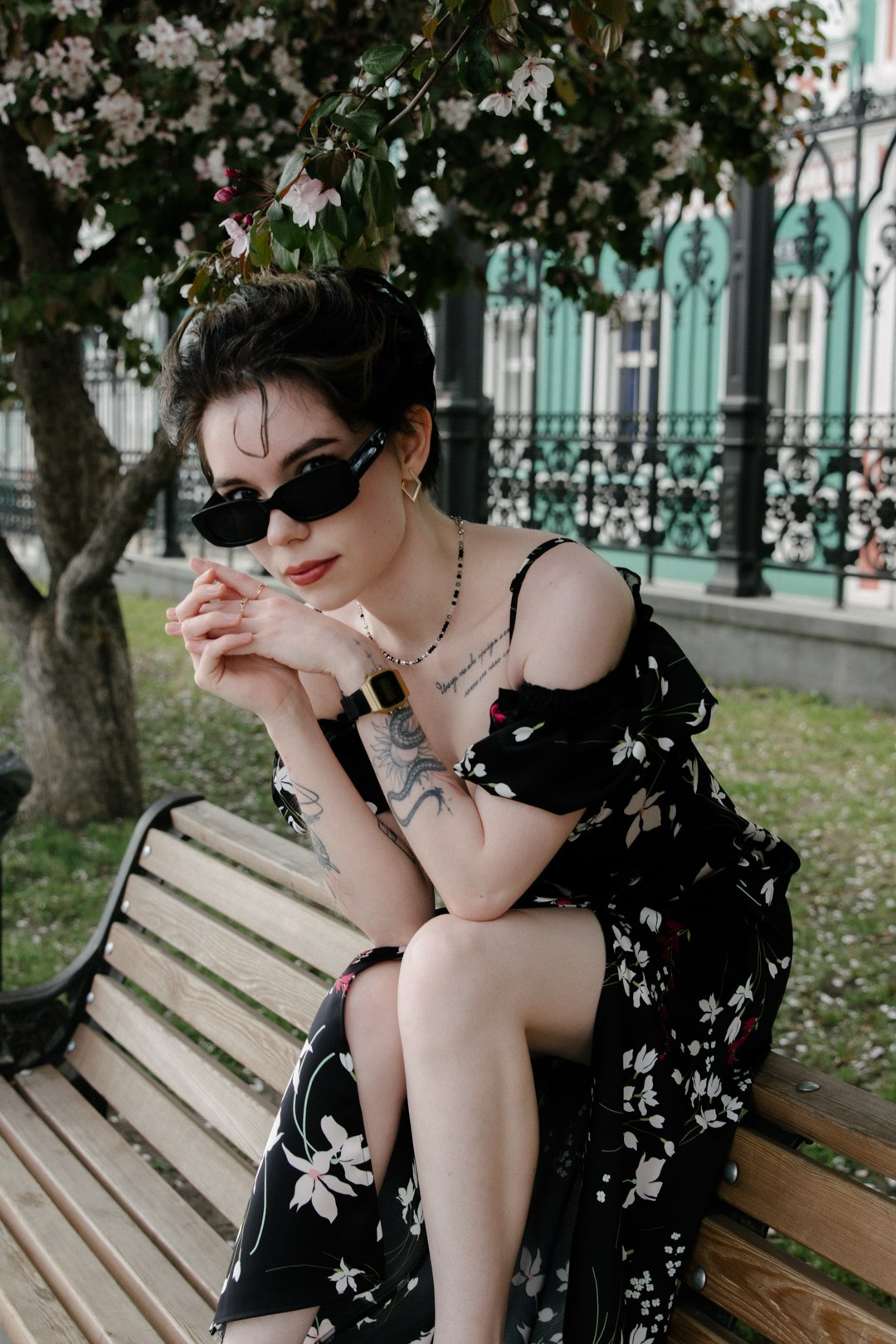 Портрет Насти и цветущей вишни. Фотограф Настя Булочка Екатеринубрг