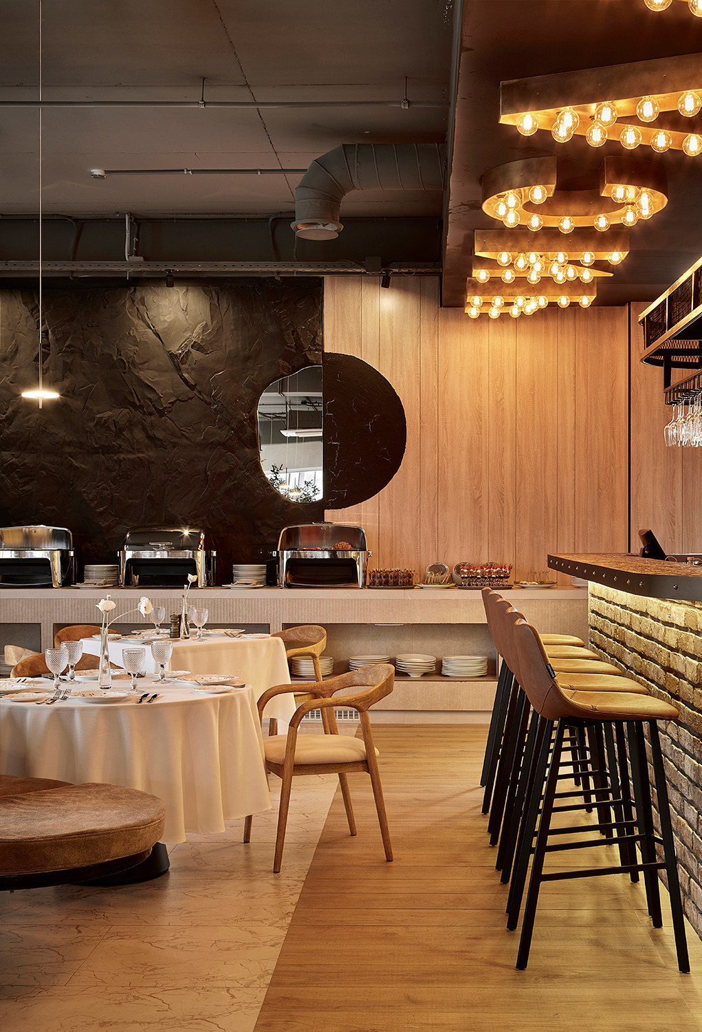 Ресторан «ЧИСЛА». Дизайнер интерьера Ксюша Шакирова, создание дизайн проектов под ключ