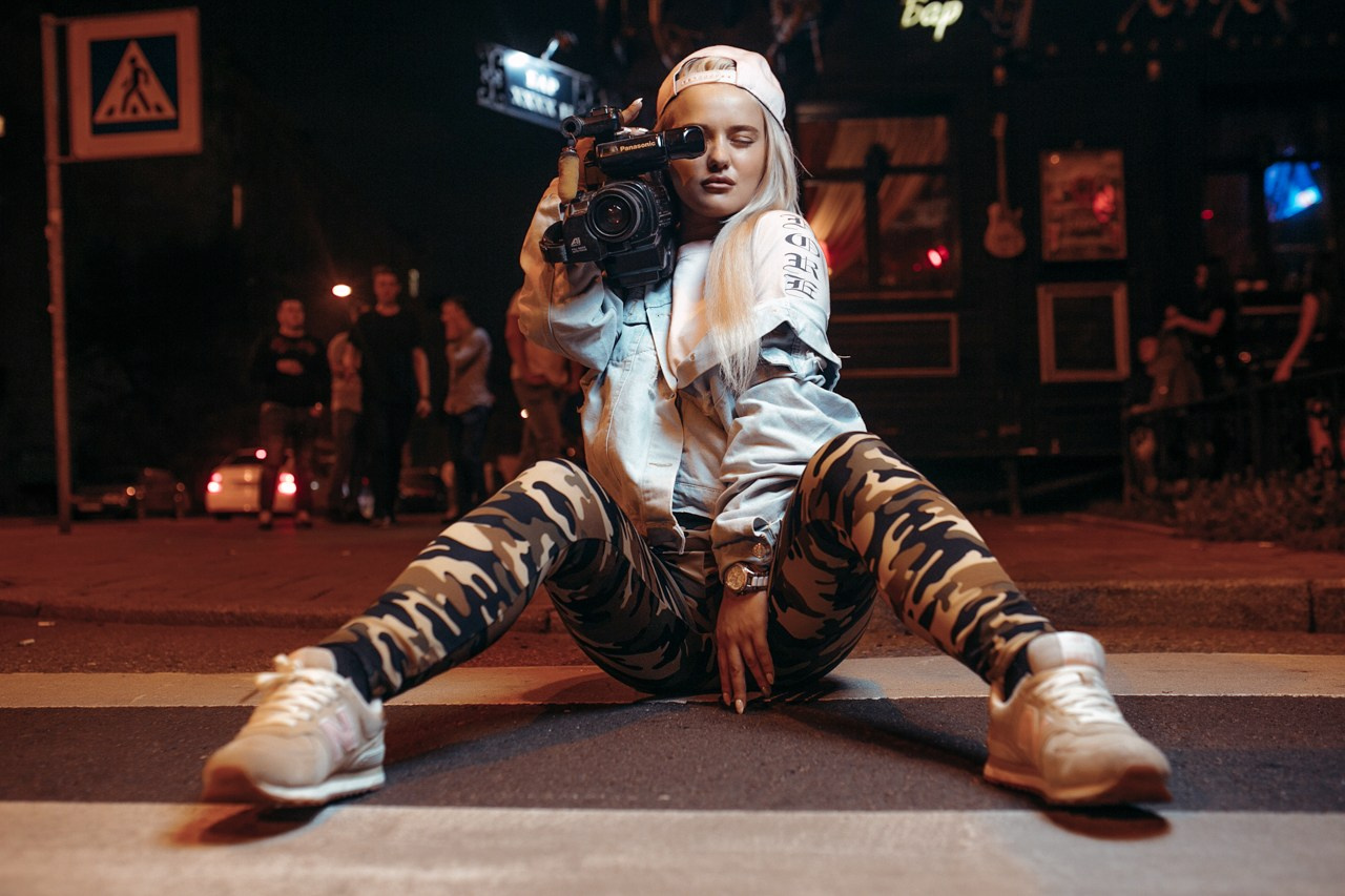 Современная концептуальная фотография о теле, уязвимости и идентичности. Визуальная практика на стиле честности, пост-иронии и искусства.Рекламная фотография, Концептуальная фотография, Современный художник, Психология, Коммерческий фотограф, Репортажный фотограф, Стрит фотография, Арт, Сюрреализм, Мобильная фотография, Снято на айфон, Дима Бурза