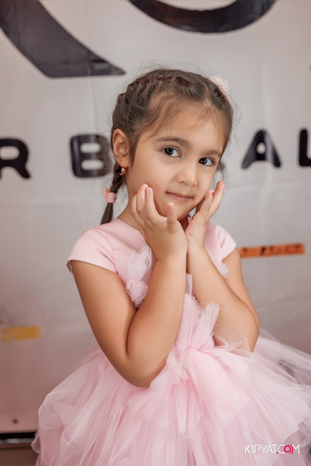 ПРЕЗЕНТАЦИЯ 10 ГРУППЫ КИНОПРОЕКТА STARBALALAR. КИПЯТКОМ АЛМАТЫ!