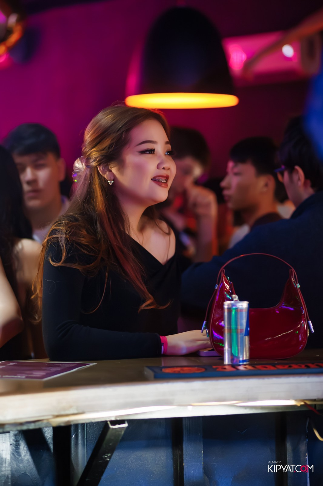 UYAT EMES BAR. КИПЯТКОМ АЛМАТЫ!