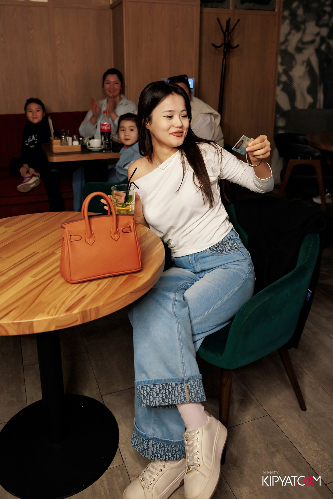 ПИНТА НА СЕЙФУЛЛИНА. КИПЯТКОМ АЛМАТЫ! Фотосъемка мероприятий в Алматы