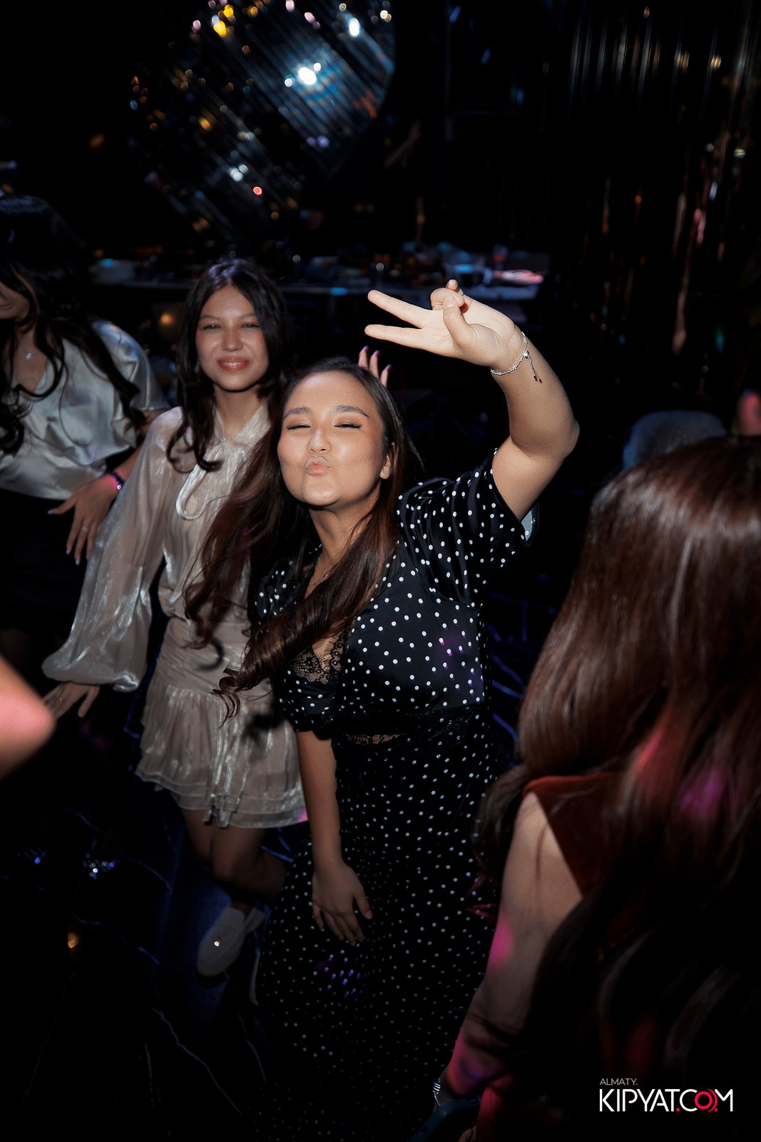 MOOD KARAOKE & TERRACE. КИПЯТКОМ АЛМАТЫ!