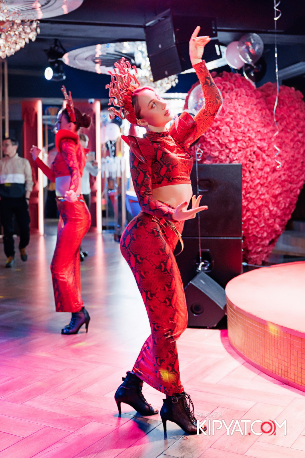 ЗАЯ, НА БИС. КИПЯТКОМ АЛМАТЫ!