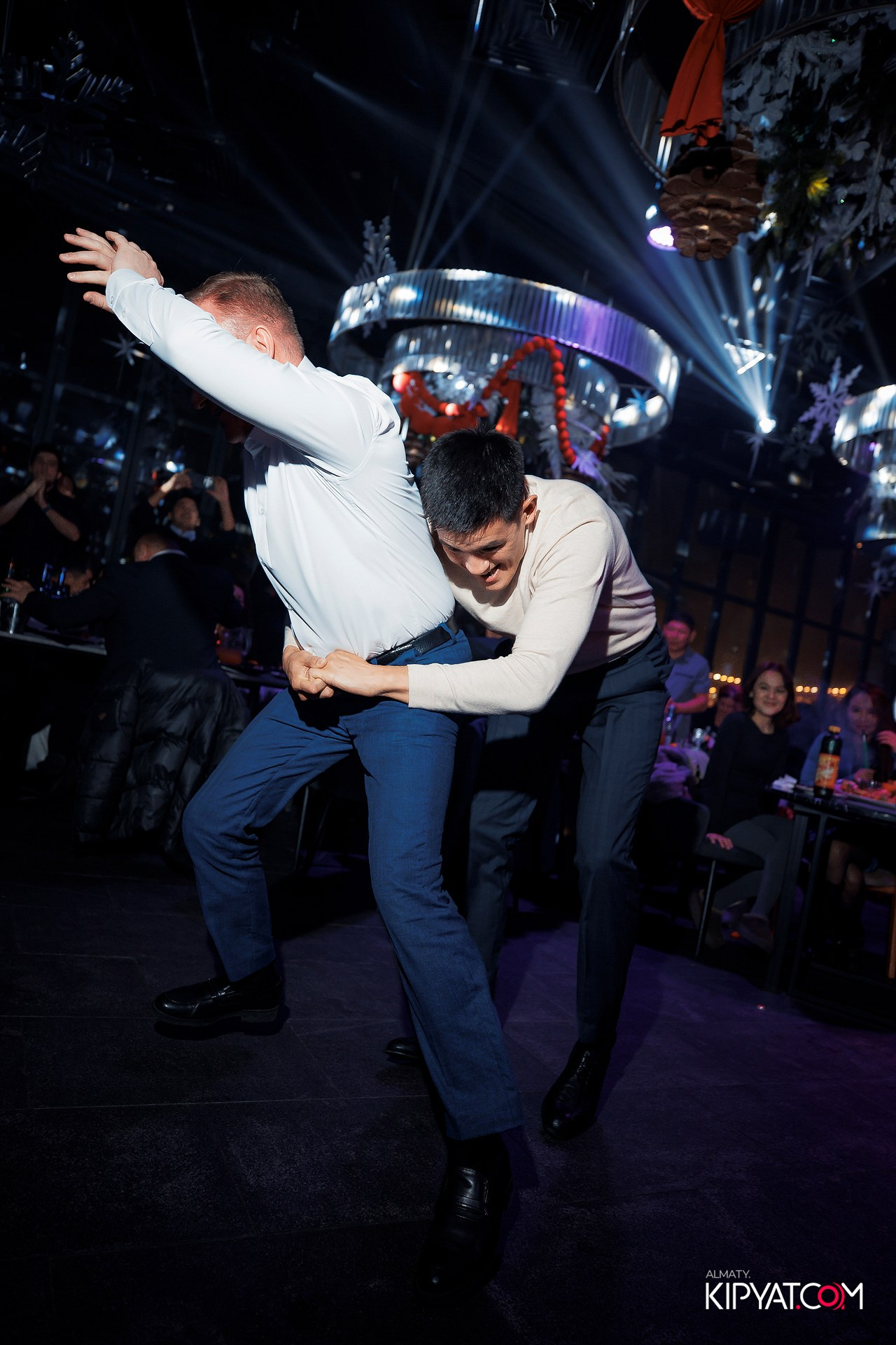 FRIENDS BAR & TERRACE. КИПЯТКОМ АЛМАТЫ! Фотосъемка мероприятий в Алматы