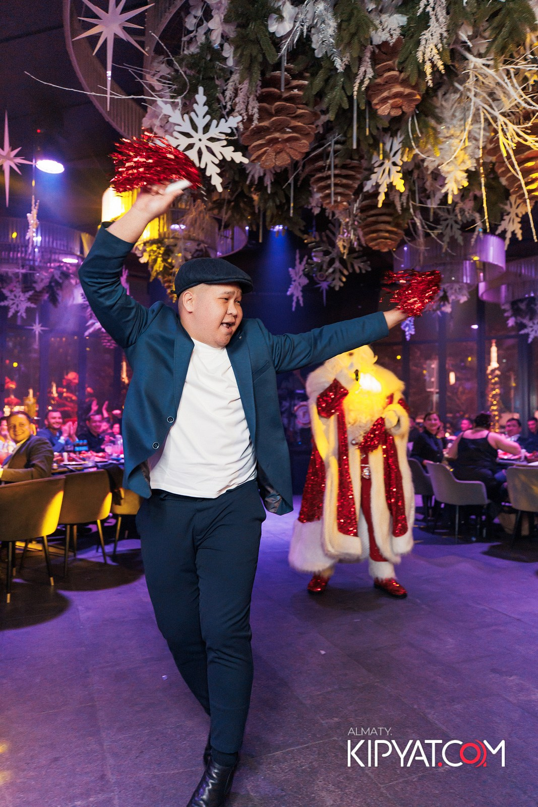 FRIENDS BAR & TERRACE. КИПЯТКОМ АЛМАТЫ!