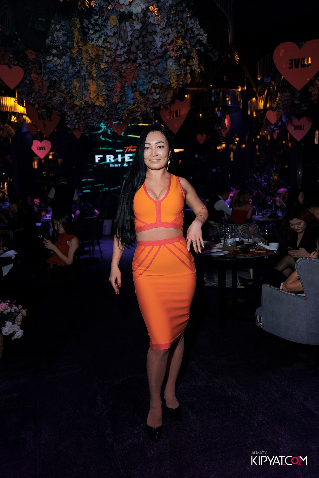 FRIENDS BAR & TERRACE. КИПЯТКОМ АЛМАТЫ! Фотосъемка мероприятий в Алматы