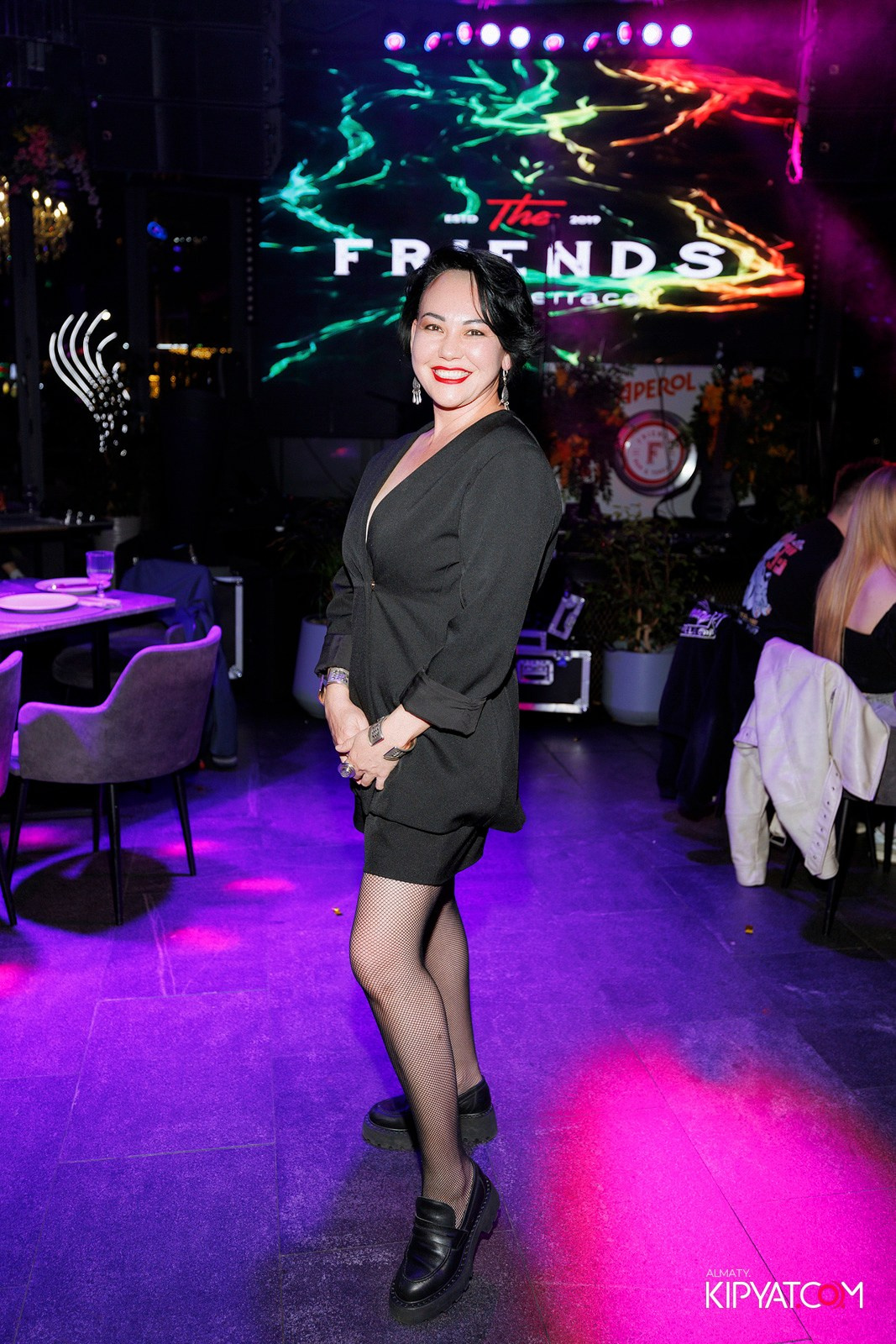 FRIENDS BAR & TERRACE. КИПЯТКОМ АЛМАТЫ! Фотосъемка мероприятий в Алматы