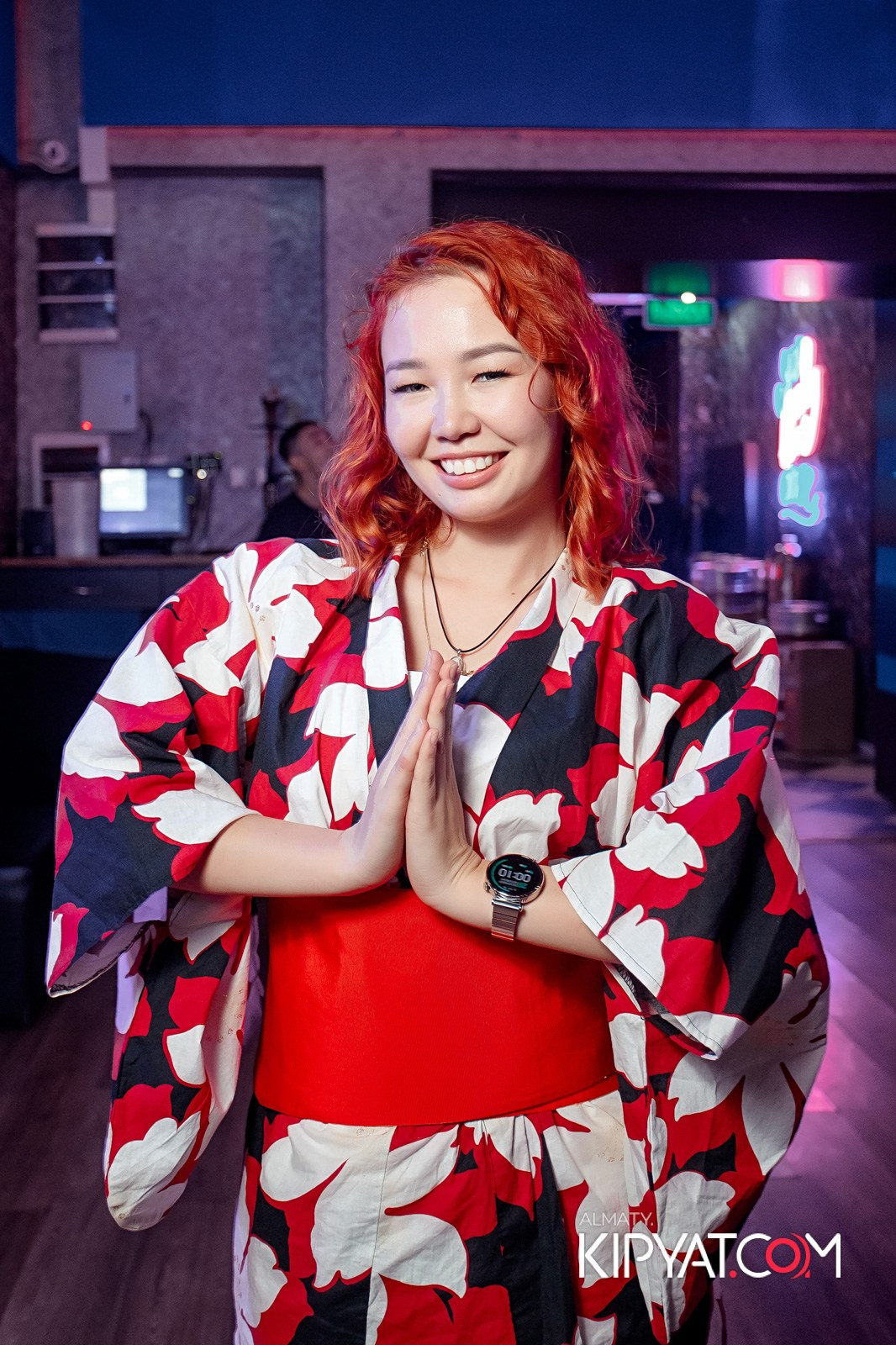 КАРАОКЕ-БАР РОЯЛЬ НА НУРМАКОВА. КИПЯТКОМ АЛМАТЫ!