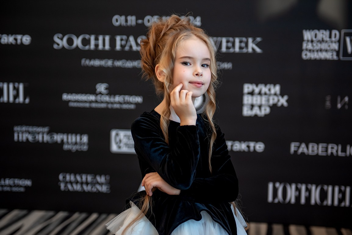 SochiFashionWeek2024 дизайнер Юлия Крылова. Семейный и коммерческий фотограф в Сочи Александр Бодунов