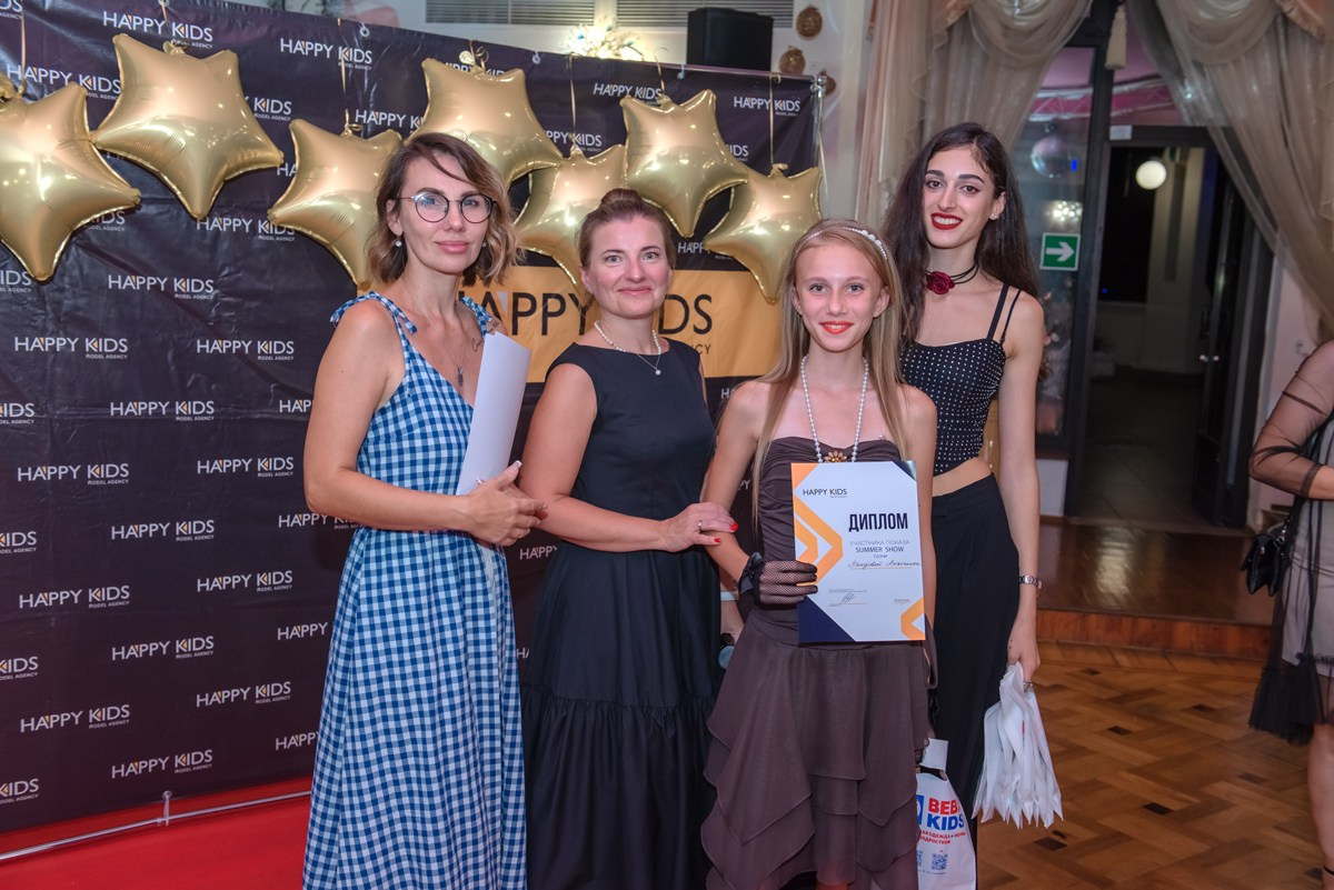 HAPPYkids дефиле санаторий Октябрьский. Семейный и коммерческий фотограф в Сочи Александр Бодунов
