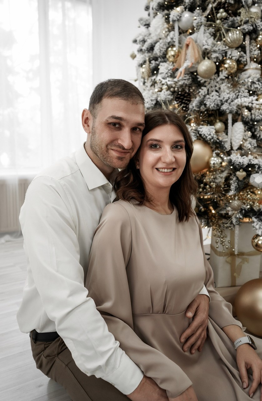 Семейный фотограф в Батайске и Ростове-на-Дону. Новогодняя фотосессия в студии Белый кролик. Свадебный фотограф в Ростове-на-Дону. Таинство Крещения и Венчания, семейные фотосессии. Алёна Чёботова