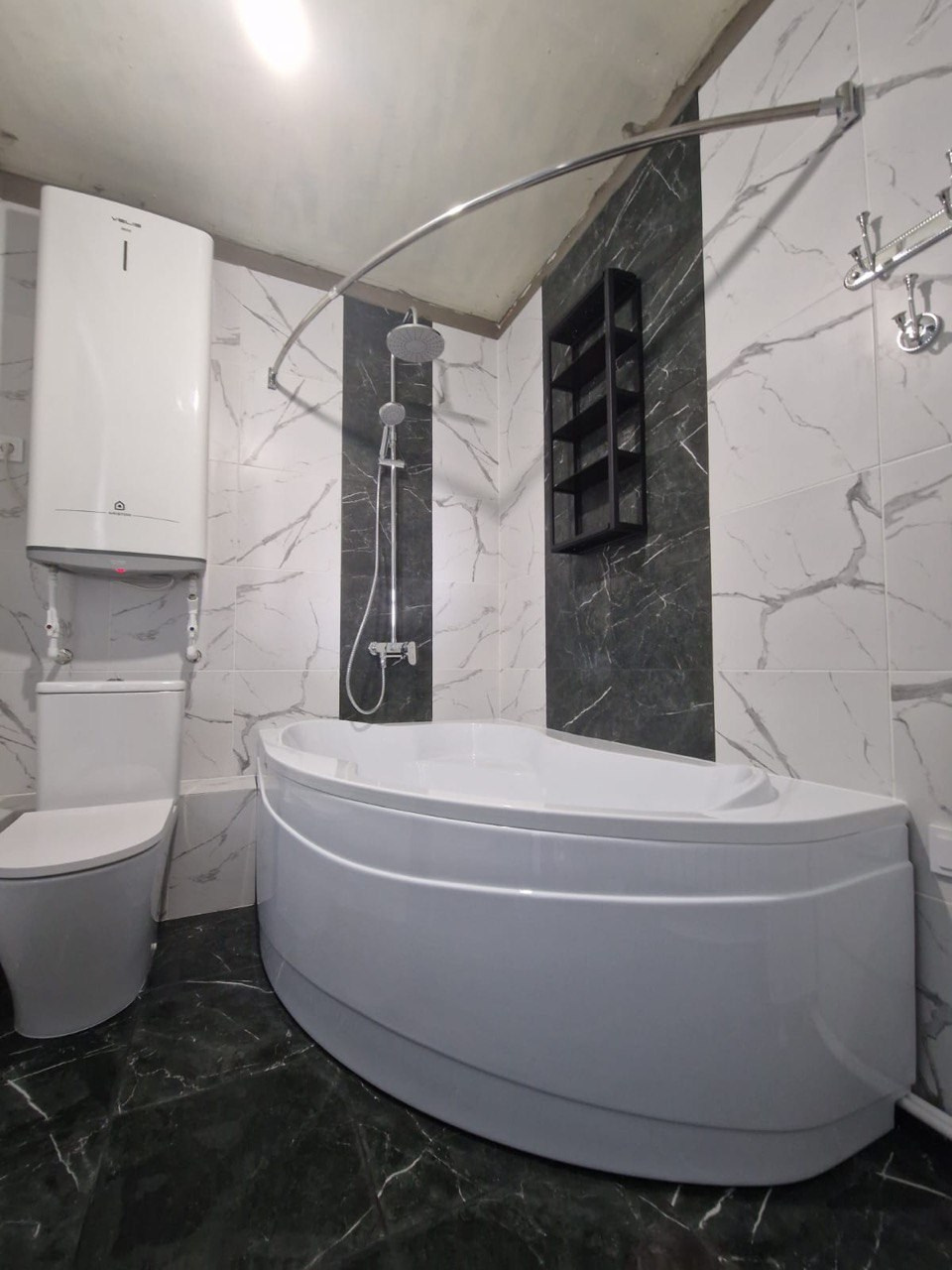 Ванная комната (г. Зеленодольск ул. Мичурина д. 44). Ремонт санузла, туалета, ванной под ключ в Казани. Укладка плитки