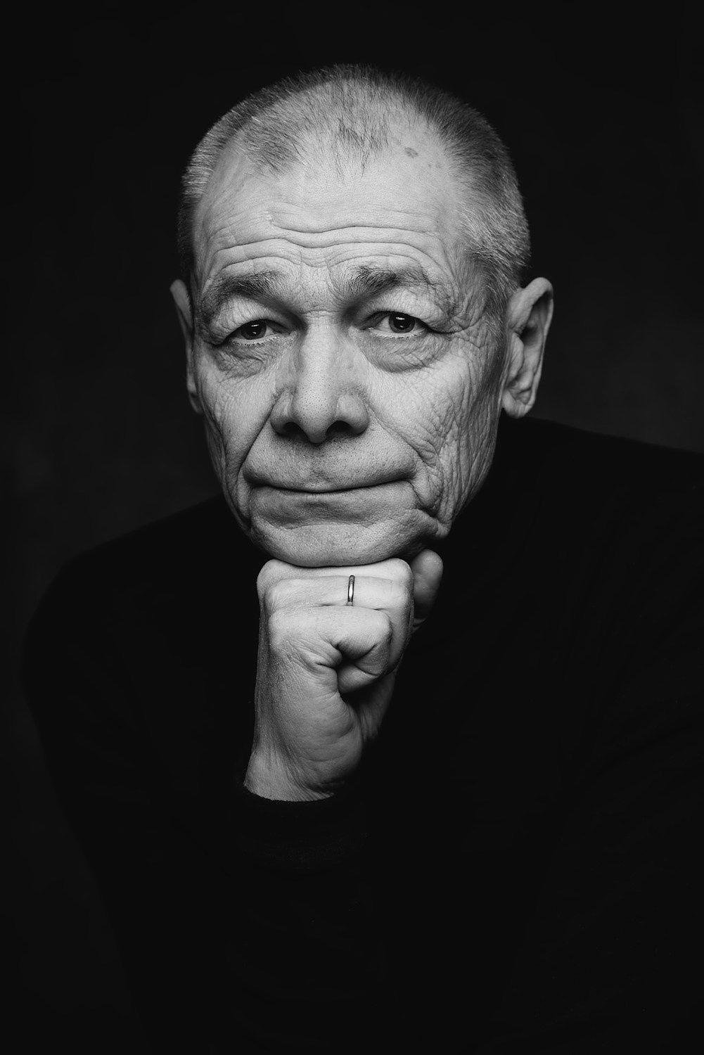 U-ray: Художественный чёрно-белый портрет. U-ray