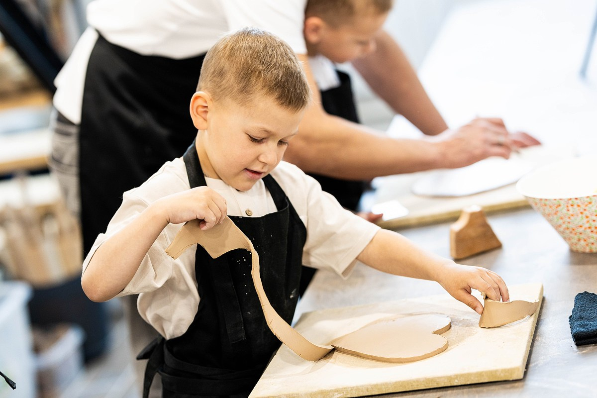 Семейные истории в гончарной мастерской. Детский и семейный фотограф Домодедово