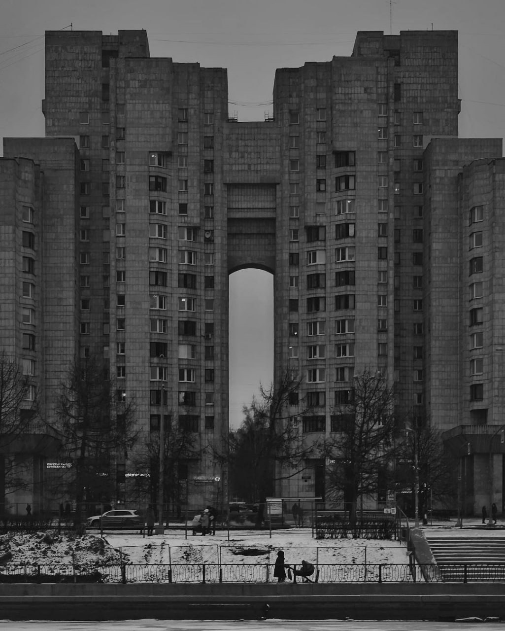 Брутализм. Фотограф для маркетплейсов Михаил Бове