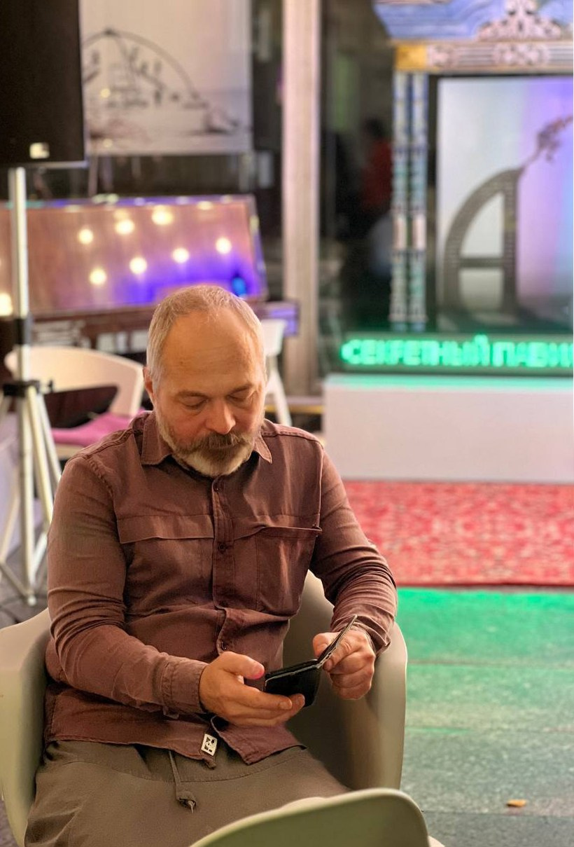 УРАВНЕНИЕ С НЕИЗВЕСТНЫМИ Фотовыставка Надежды Найденовой в КЦ ЗИЛ. Reportage, architectural, fine art photographer Lena Melnikova in Moscow