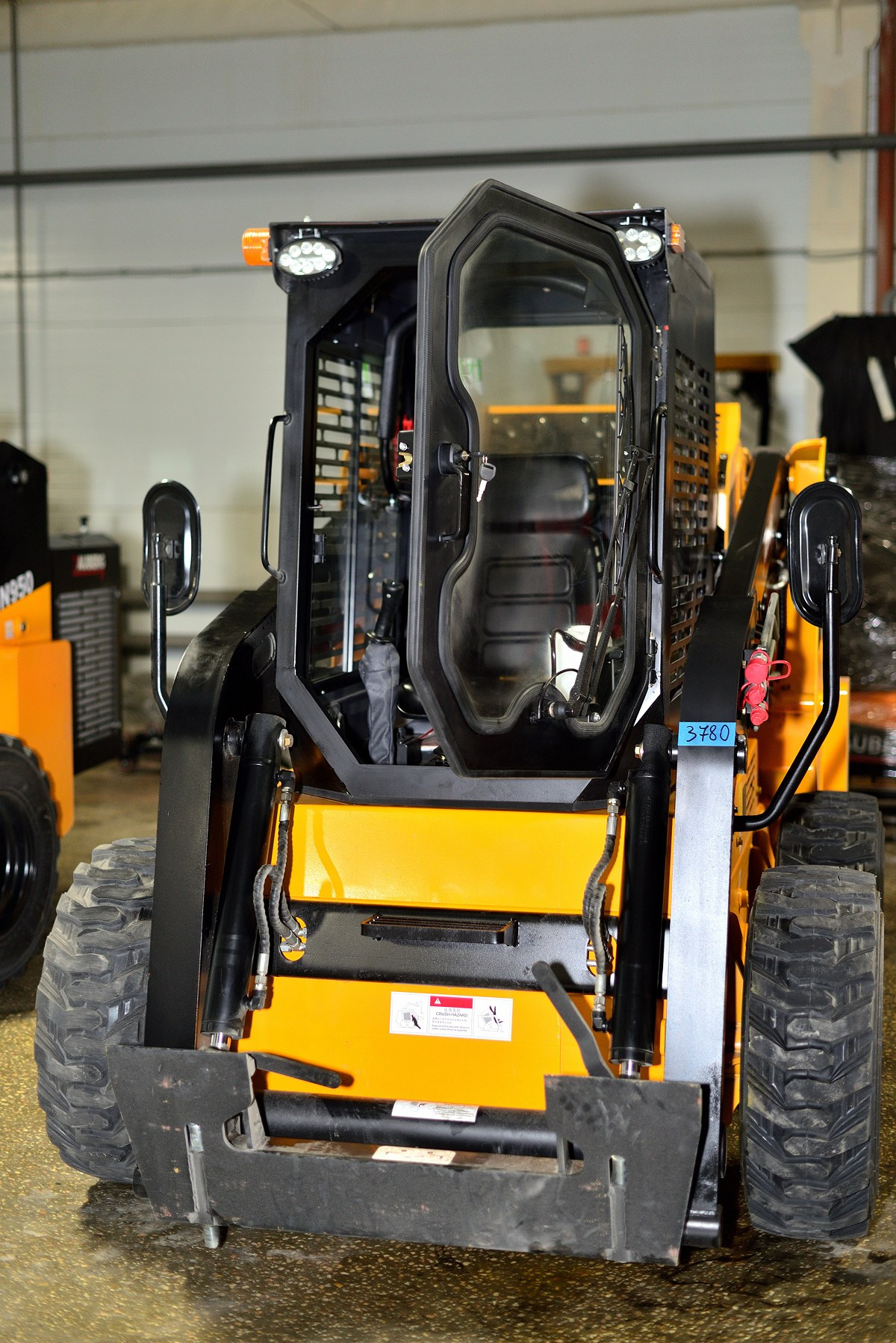 Центр технического обслуживания. Фотограф Сергей Сергеев