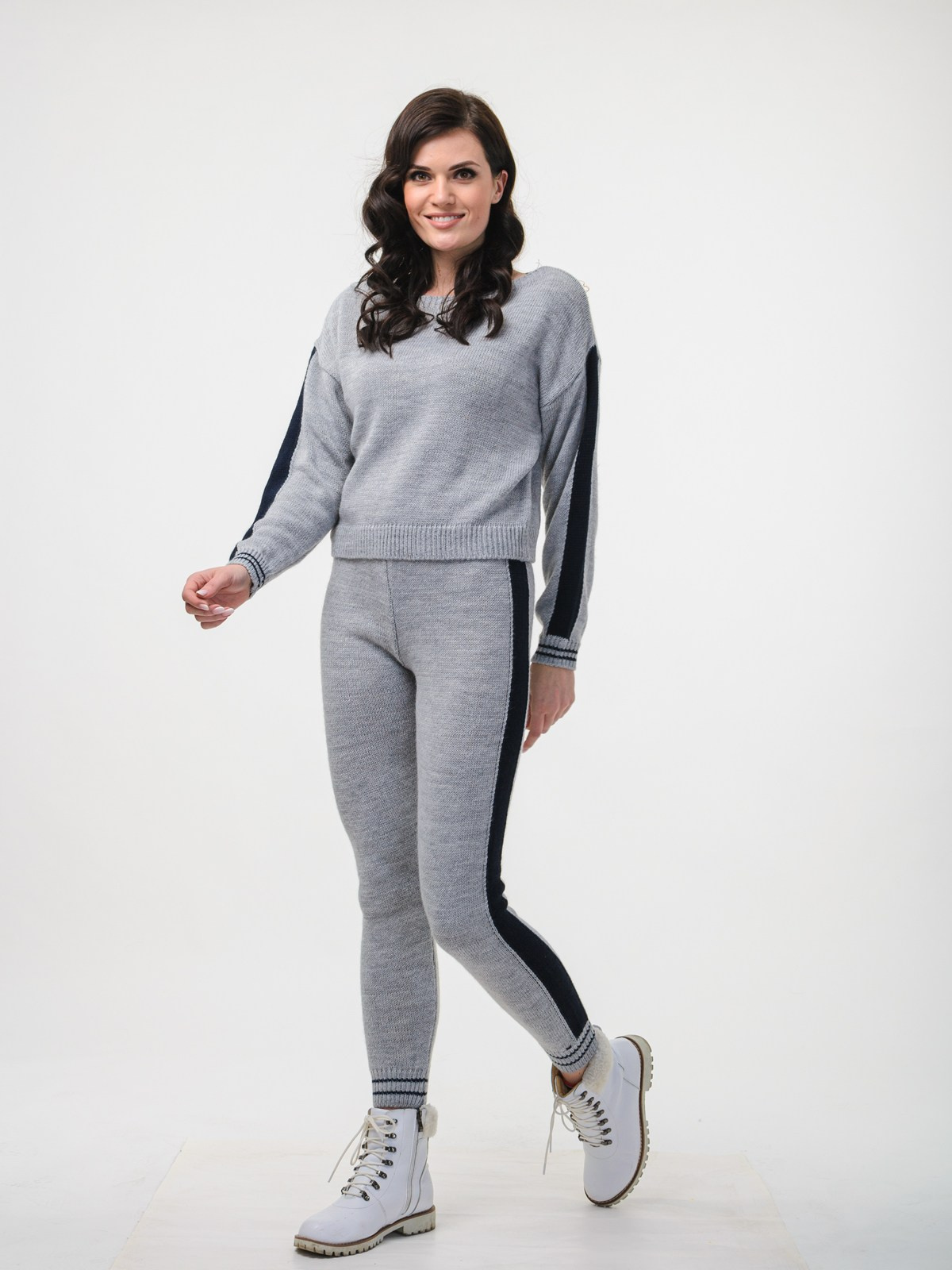 Каталожные фотосессии одежды. Компания и фотошкола по созданию контента в Москве